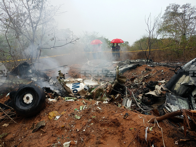 Осем унгарци и двама германци са сред загиналите в самолетната катастрофа в Кения