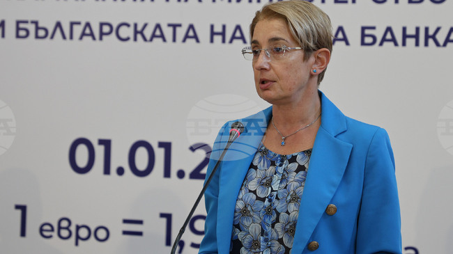 С приемането на еврото България става по-надежден икономически партньор, каза зам.-председателят на ИСС Милена Ангелова във Варна