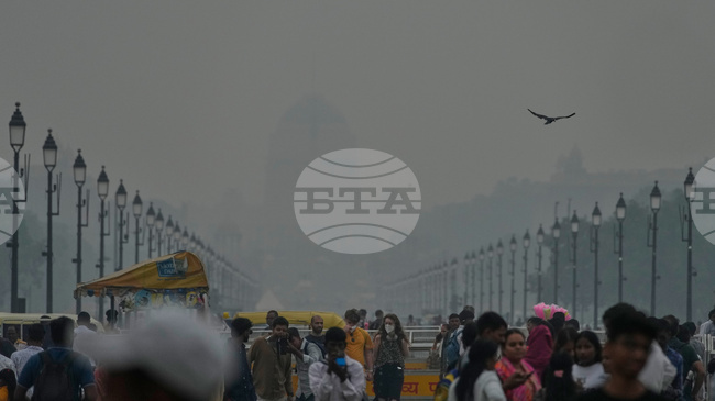 Индия затяга мерките срещу замърсяването на въздуха в района на Делхи, тъй като качеството на въздуха се влоши до най-лошото за сезона ниво