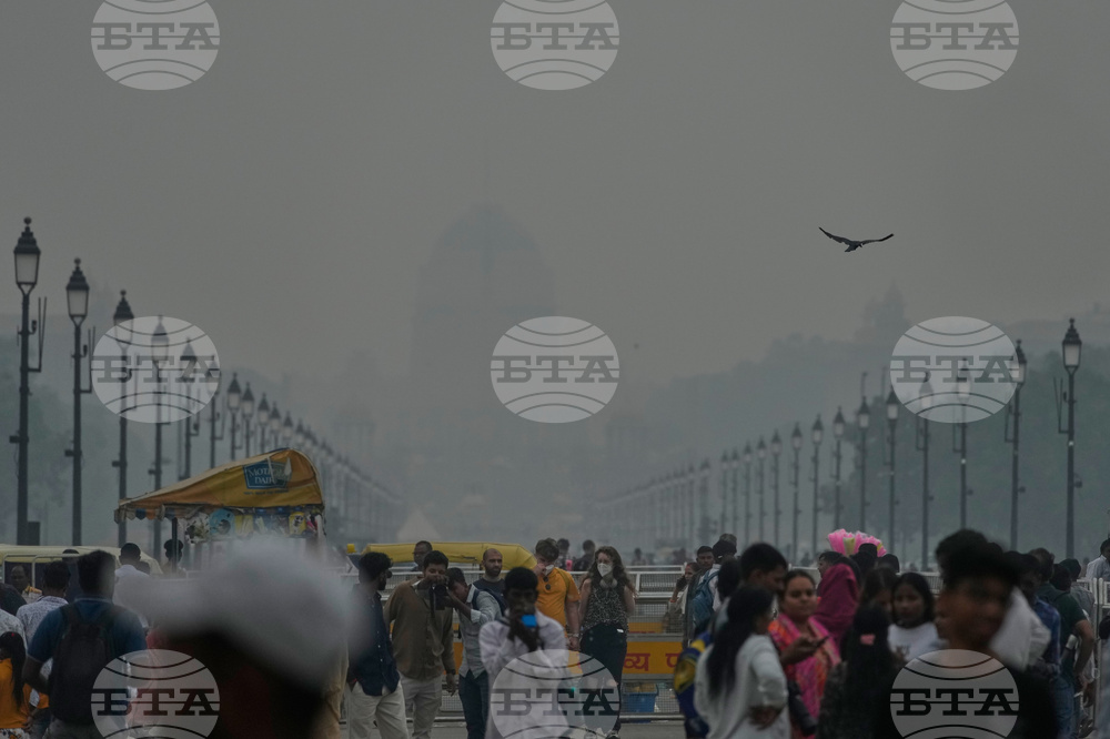 Индия затяга мерките срещу замърсяването на въздуха в района на Делхи, тъй като качеството на въздуха се влоши до най-лошото за сезона ниво
