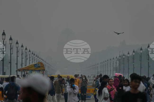 Индия затяга мерките срещу замърсяването на въздуха в района на Делхи, тъй като качеството на въздуха се влоши до най-лошото за сезона ниво