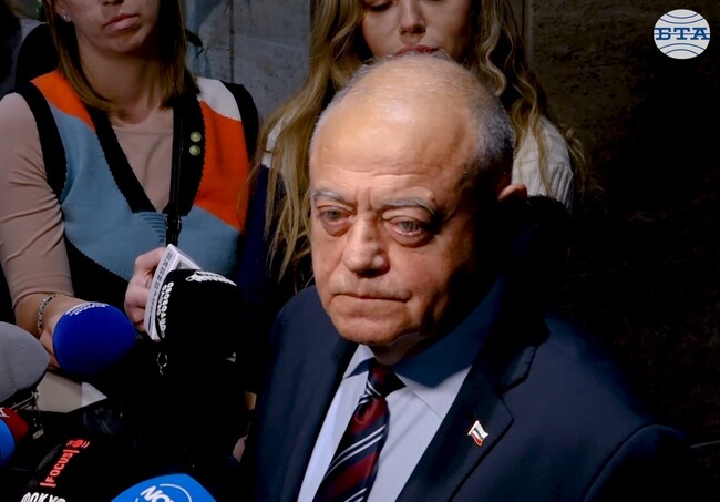 Ще видим как ще бъде, след като председателското място на парламента се поеме от ГЕРБ, каза Атанас Атанасов от ПП-ДБ