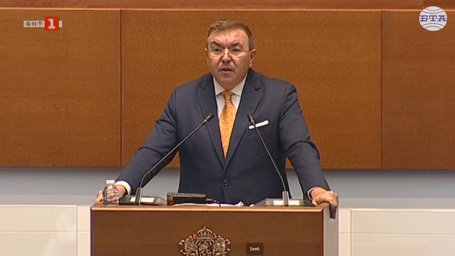 Парламентът отхвърли промените в Закона за лечебните заведения, очаква се заплащането на младите лекари да бъде уредено с бюджетните закони