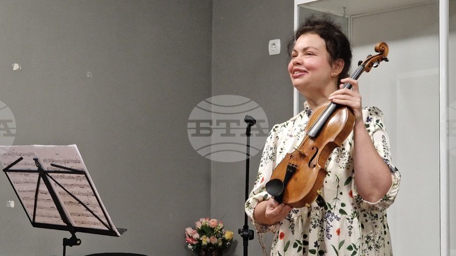 Романът „Вестоносец от бъдещето“ на музиканта и писател Зорница Пачинова беше представен в Свищов