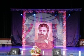 Габрово - ансамбъл "Чинари" - спектакъл