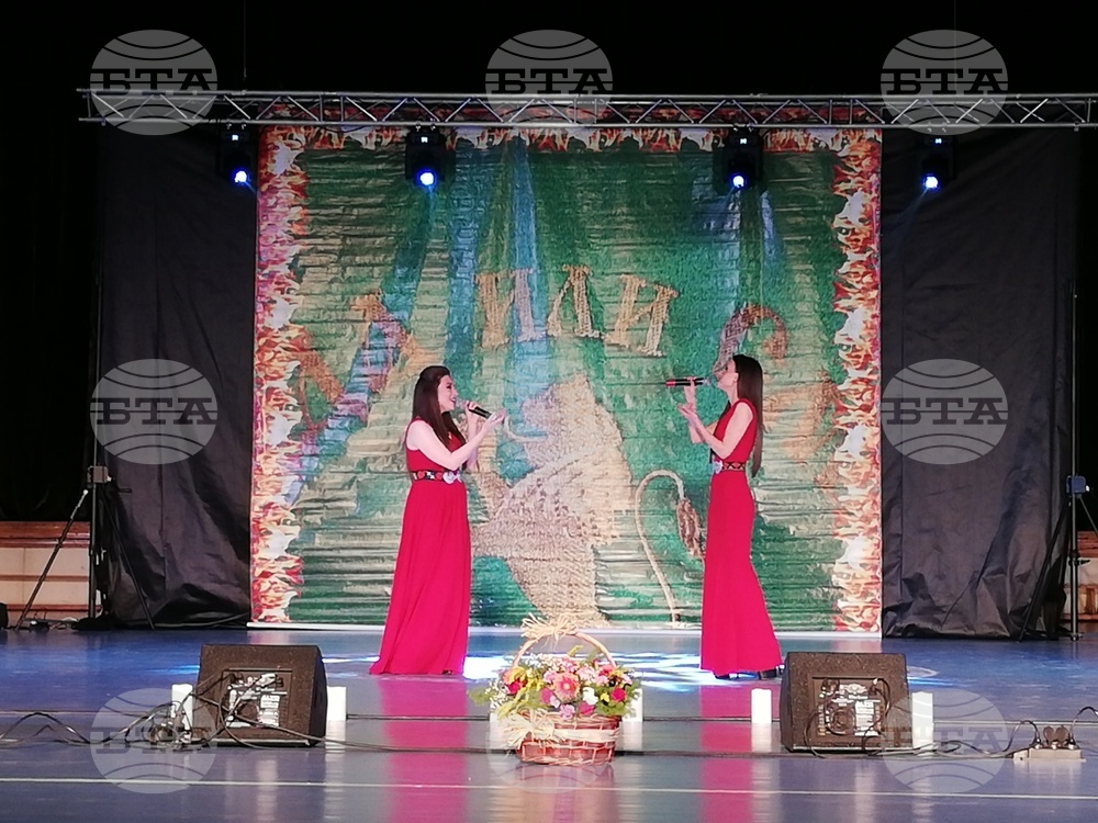 Габрово - ансамбъл "Чинари" - спектакъл