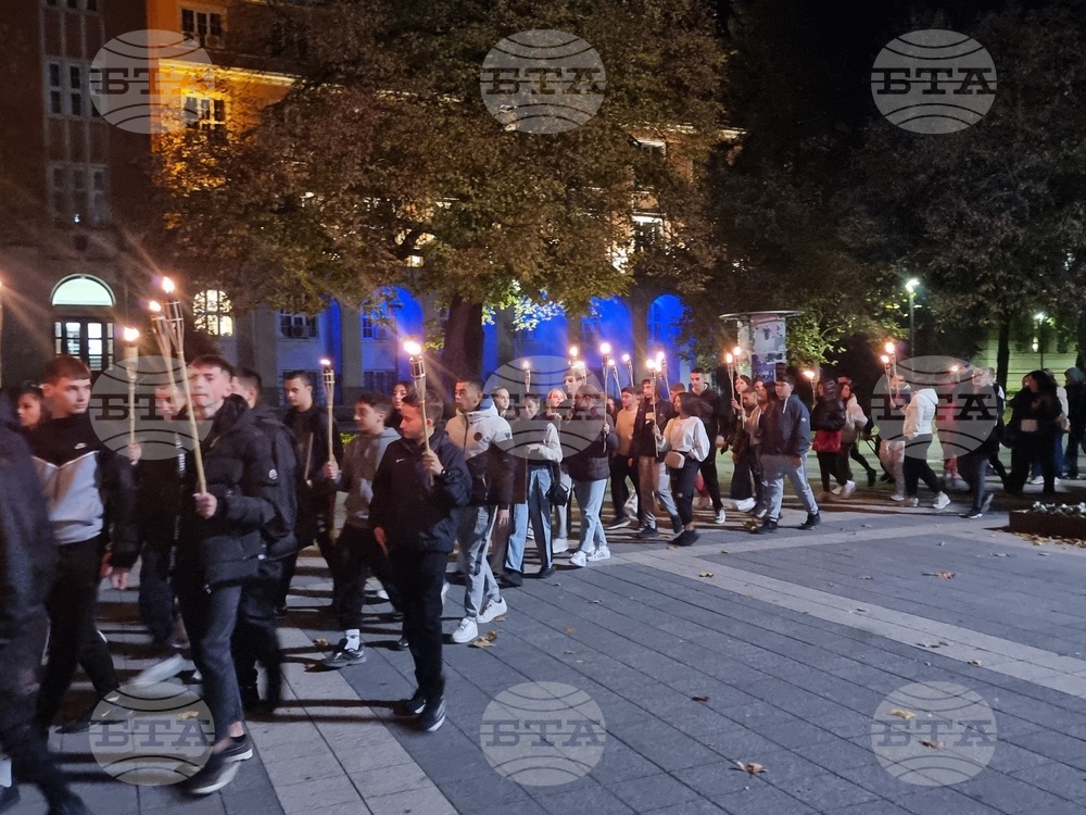 Плевен - факелно шествие - ученици