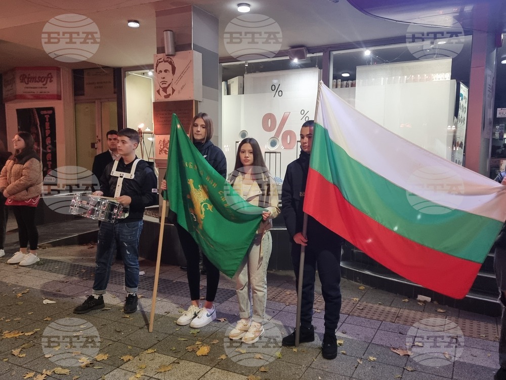 Плевен - факелно шествие - ученици