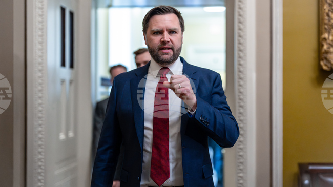 Вицепрезидентът на САЩ заяви, че военните ще получат заплати, докато натискът върху Конгреса да прекрати частичното спиране на дейността на правителството нараства