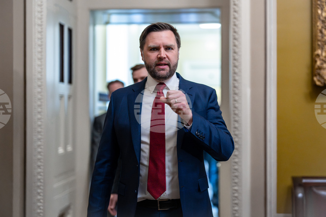 Вицепрезидентът на САЩ заяви, че военните ще получат заплати, докато натискът върху Конгреса да прекрати частичното спиране на дейността на правителството нараства