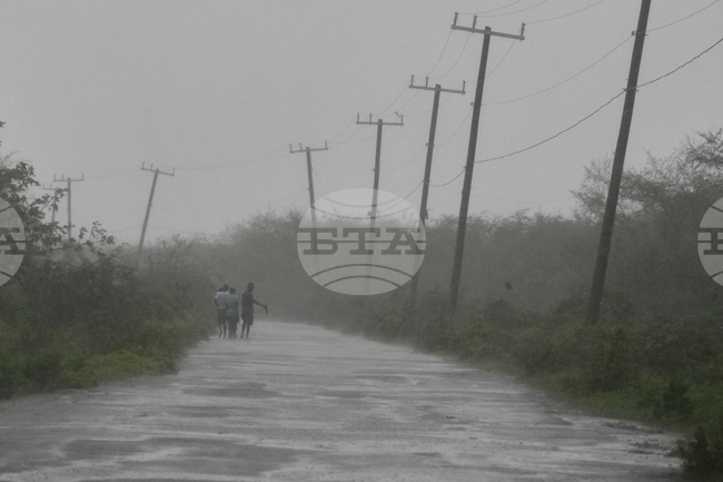 Ураганът "Мелиса" се насочва към Куба, докато в Ямайка ще започне оценка на щетите
