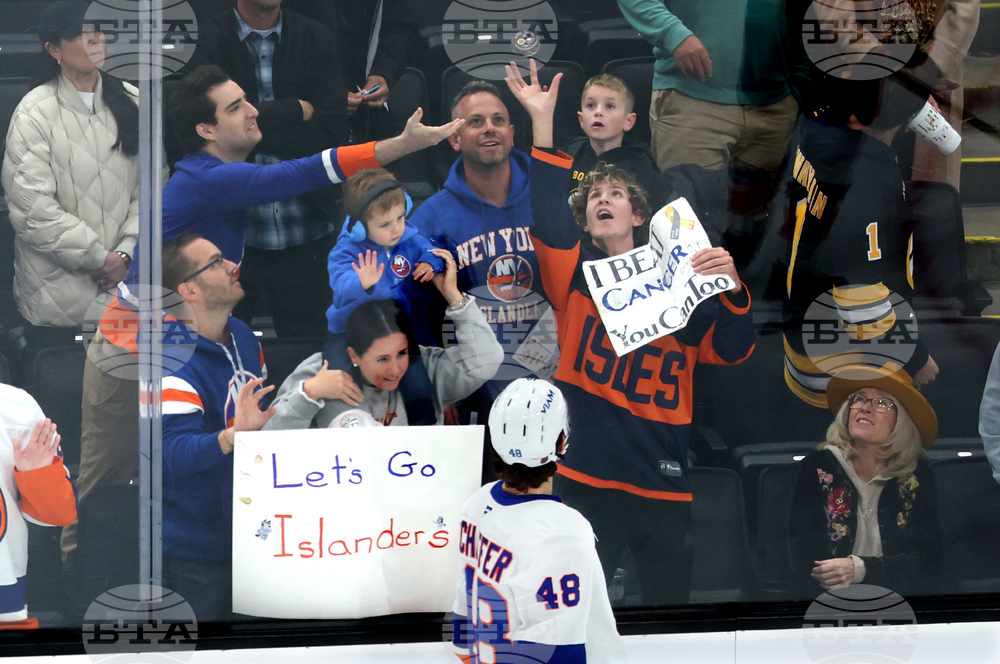Islanders Bruins Hockey