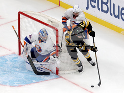 Islanders Bruins Hockey