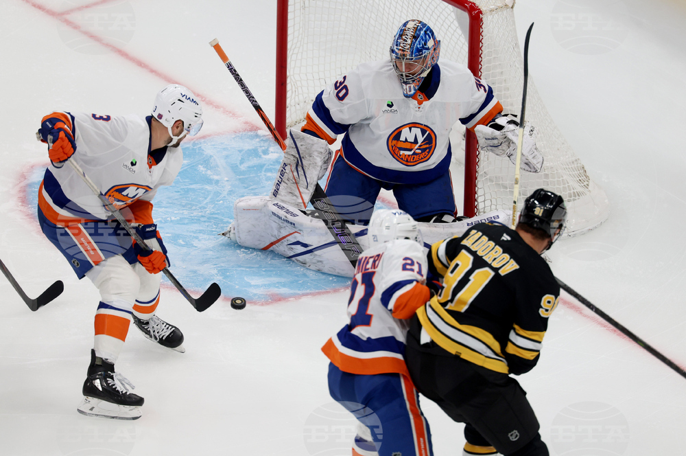 Islanders Bruins Hockey
