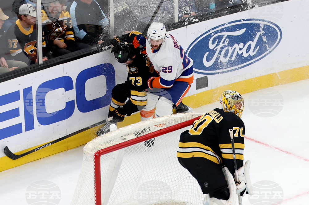Islanders Bruins Hockey
