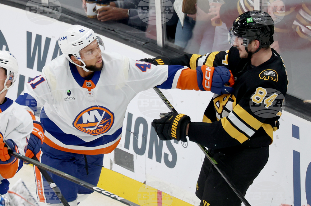 Islanders Bruins Hockey