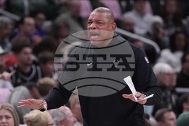 Knicks Bucks Basketball