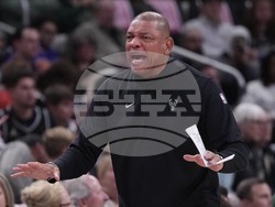 Knicks Bucks Basketball