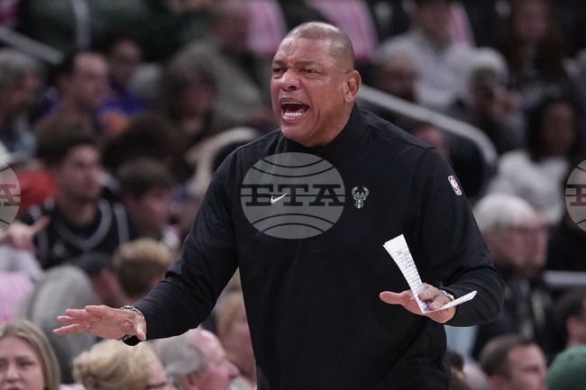 Knicks Bucks Basketball