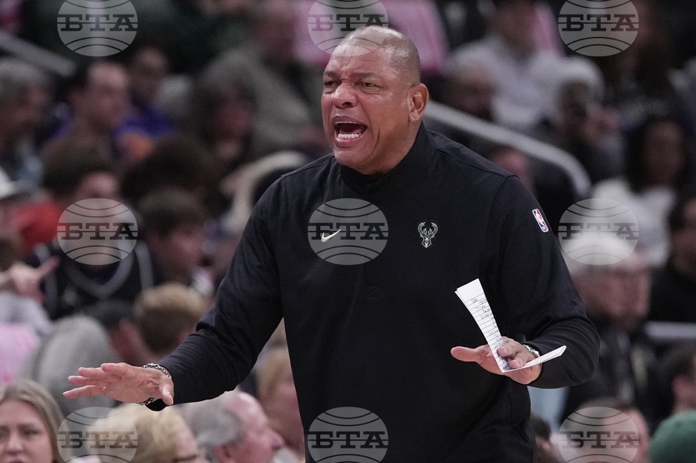 Knicks Bucks Basketball