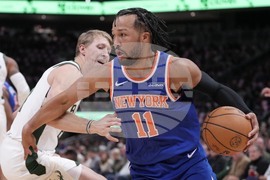 Knicks Bucks Basketball