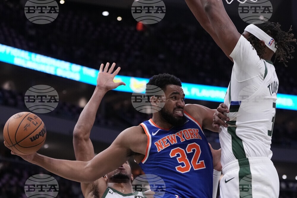 Knicks Bucks Basketball