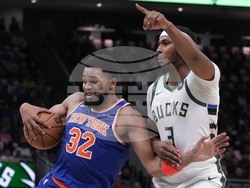 Knicks Bucks Basketball
