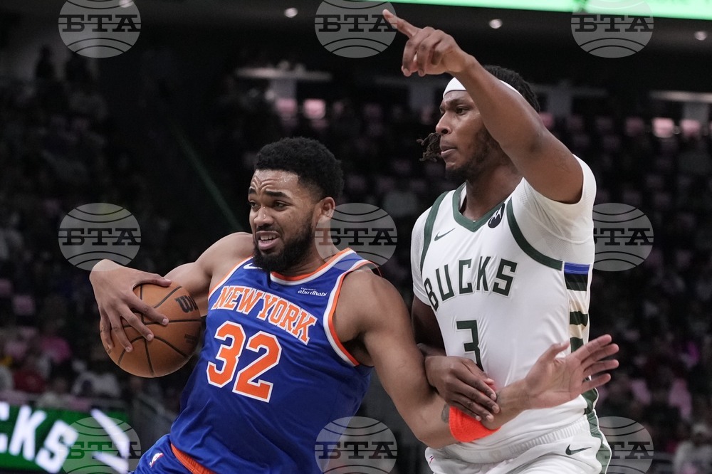 Knicks Bucks Basketball