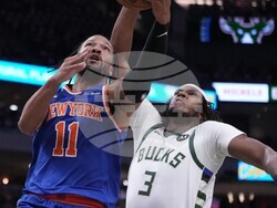 Knicks Bucks Basketball