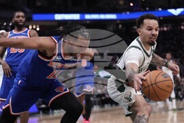 Knicks Bucks Basketball