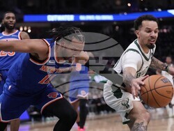 Knicks Bucks Basketball