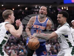 Knicks Bucks Basketball