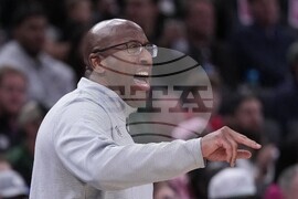 Knicks Bucks Basketball