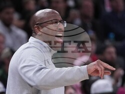 Knicks Bucks Basketball