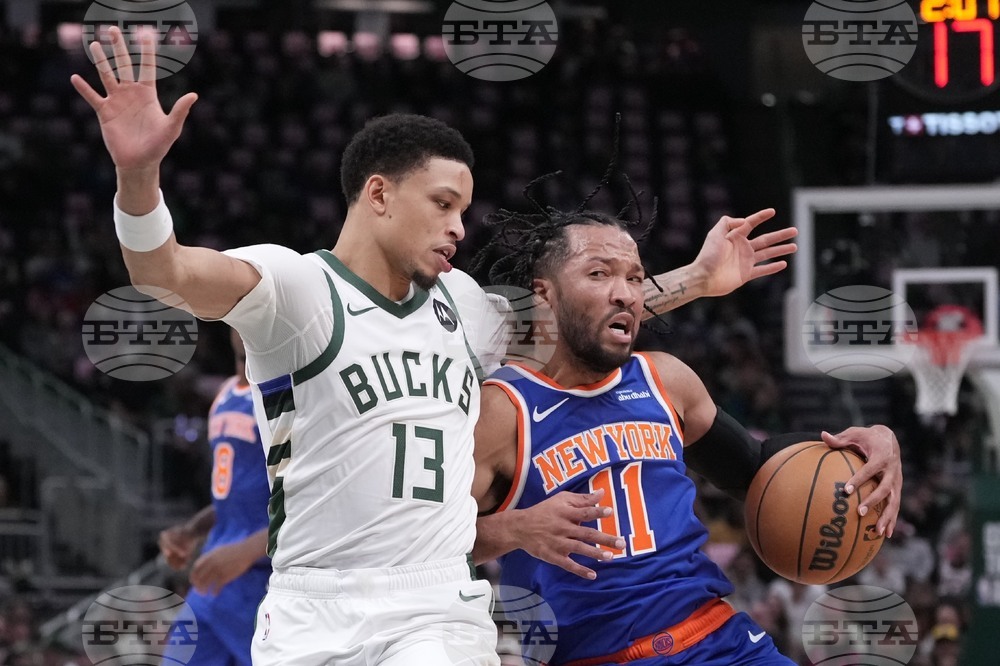 Knicks Bucks Basketball