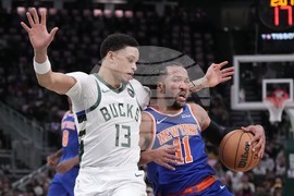 Knicks Bucks Basketball
