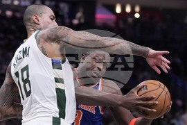 Knicks Bucks Basketball