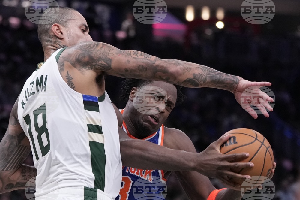 Knicks Bucks Basketball