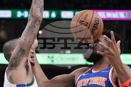 Knicks Bucks Basketball