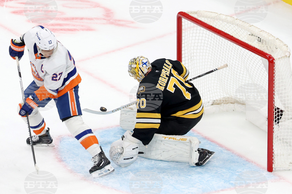 Islanders Bruins Hockey