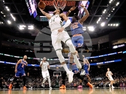 Knicks Bucks Basketball