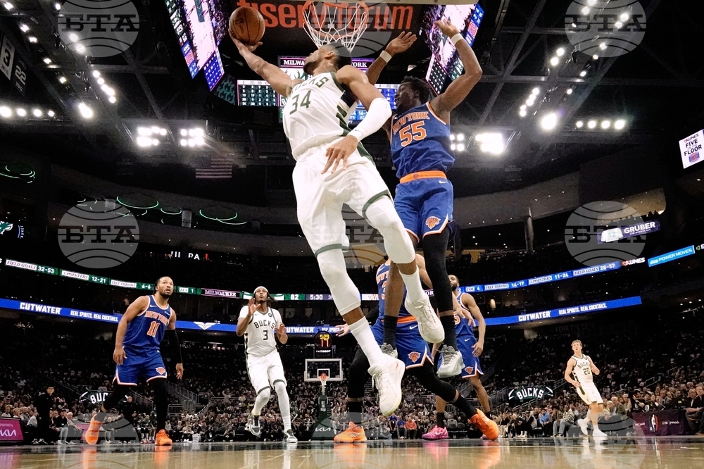 Knicks Bucks Basketball