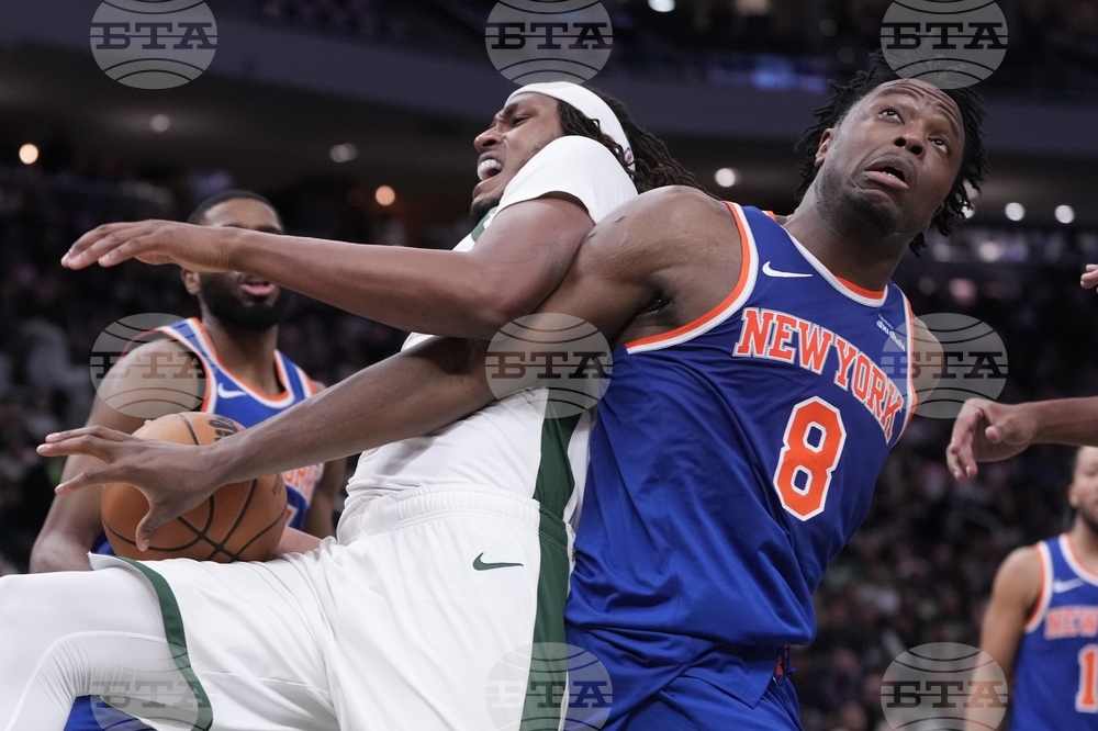 Knicks Bucks Basketball