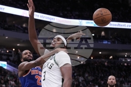 Knicks Bucks Basketball