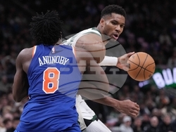 Knicks Bucks Basketball