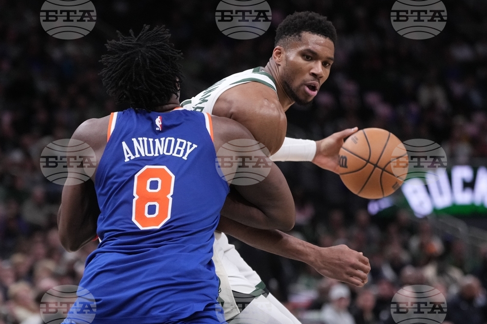 Knicks Bucks Basketball