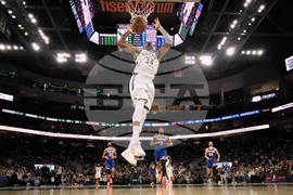 Knicks Bucks Basketball