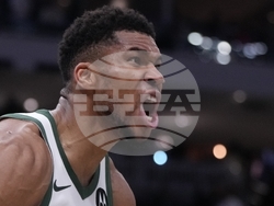 Knicks Bucks Basketball