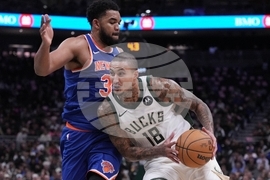 Knicks Bucks Basketball