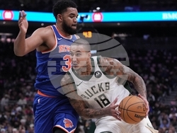 Knicks Bucks Basketball